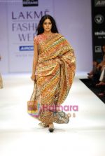Model walks the ramp for Rehane Show at Lakme Winter fashion week day 4 on 20th Sept 2010 (22).JPG
